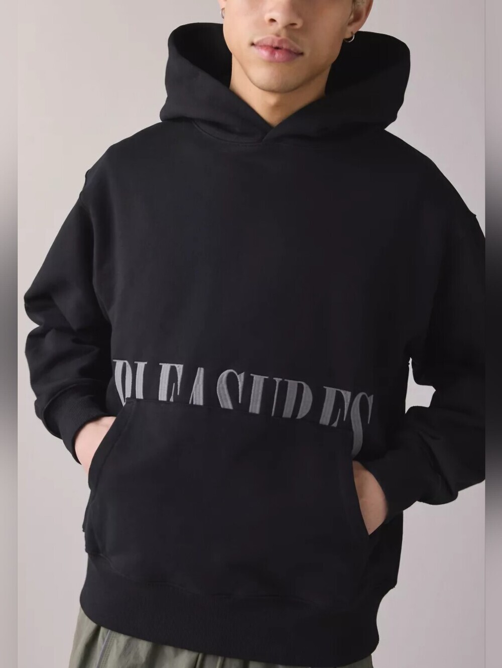 NEW!!! PLEASURES UO Exclusive Mayhem Logo Graphic Hoodie Sweatshirt